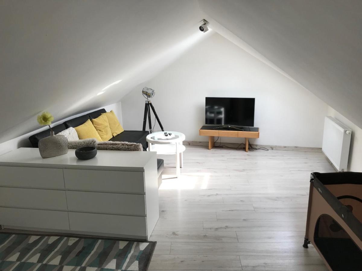 Na Namesti Apartment *